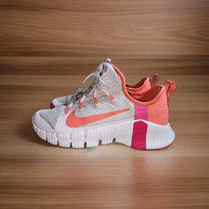 W 10, NIKE FREE METCON 3, Vast Gray/Magic Ember-White CJ6314-068